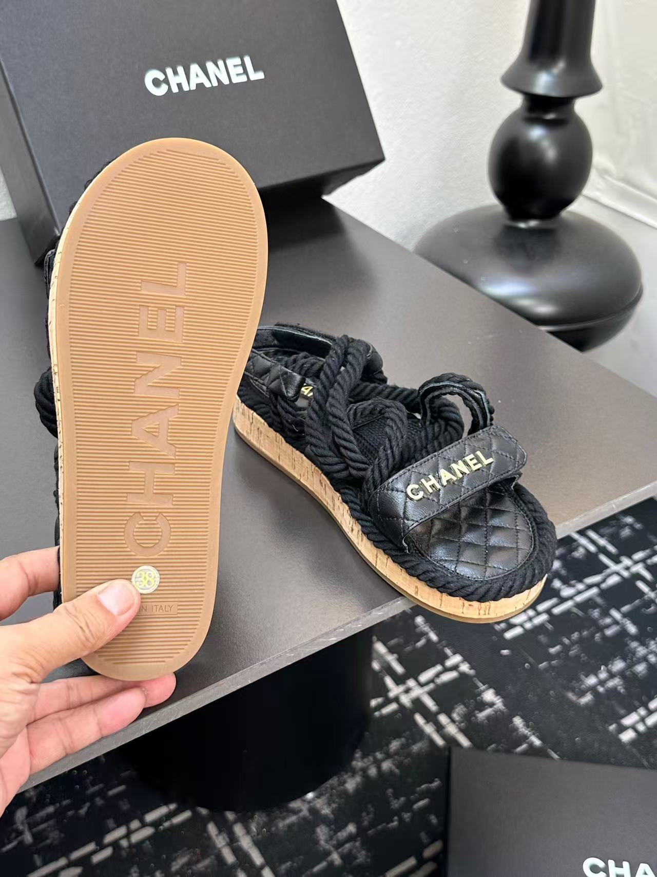 Chanel Slippers Women(AAA)