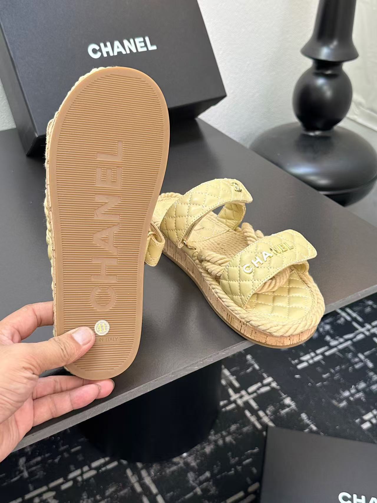 Chanel Slippers Women(AAA)