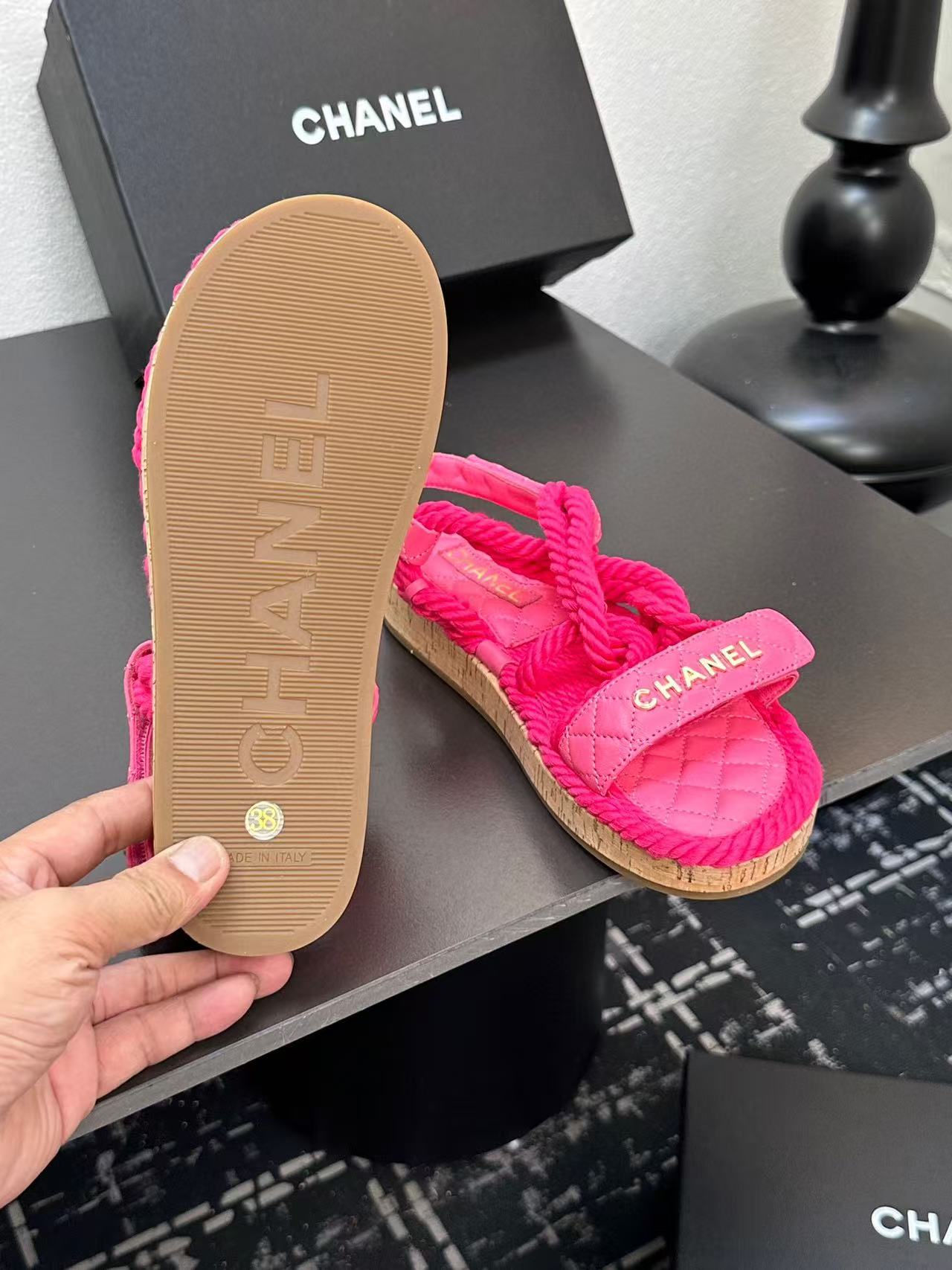 Chanel Slippers Women(AAA)