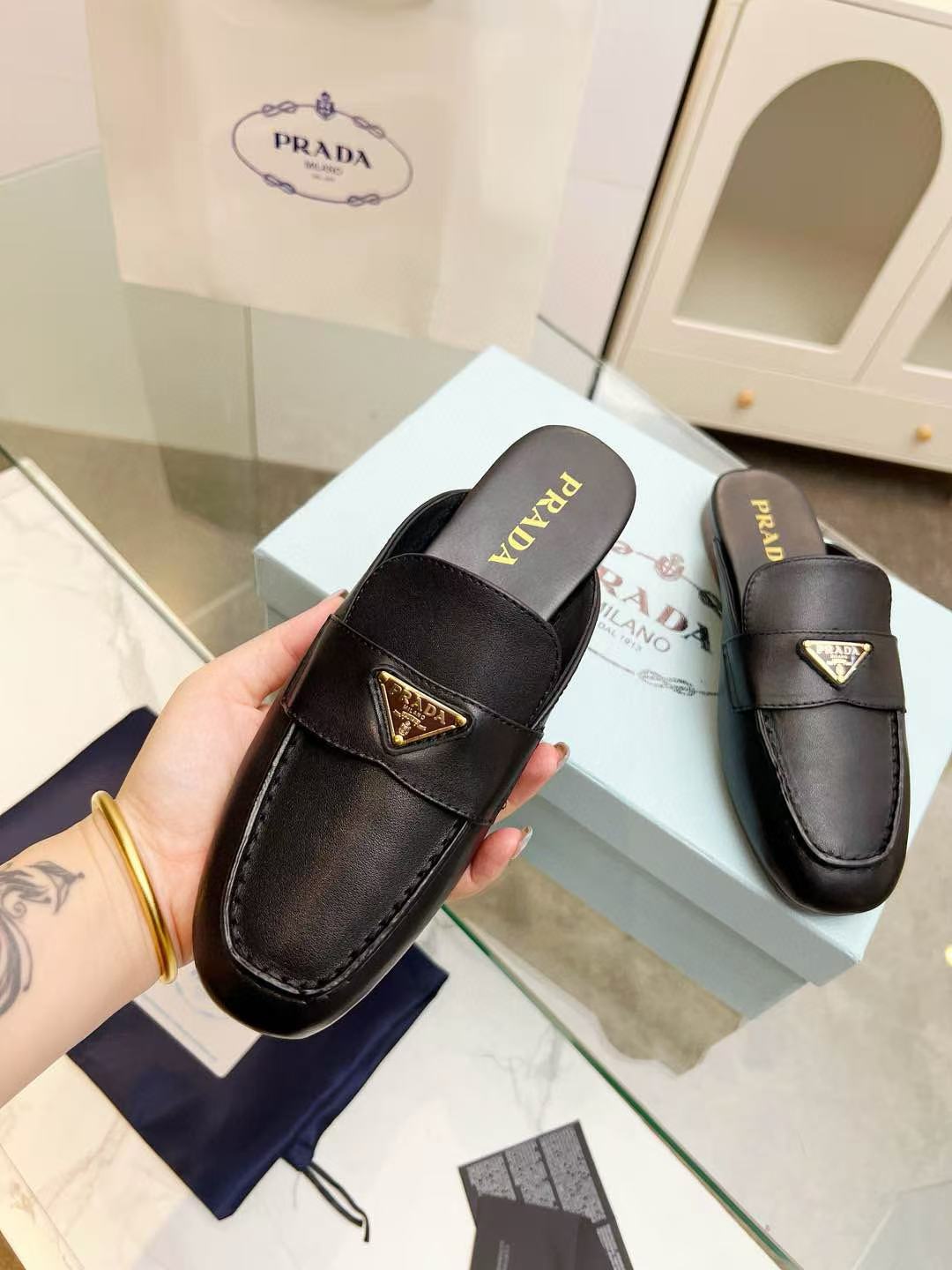 Prada Slippers Women(AAA)-023
