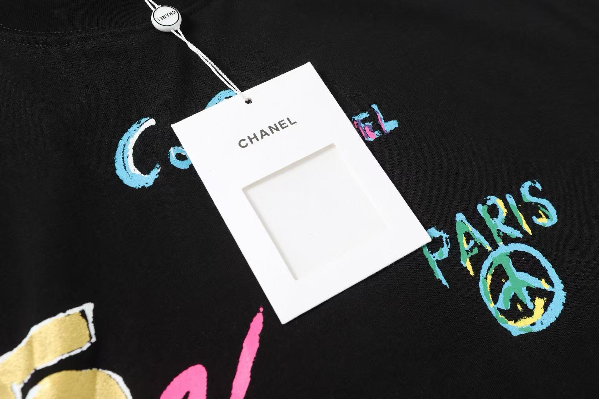 Chanel T-shirts-001