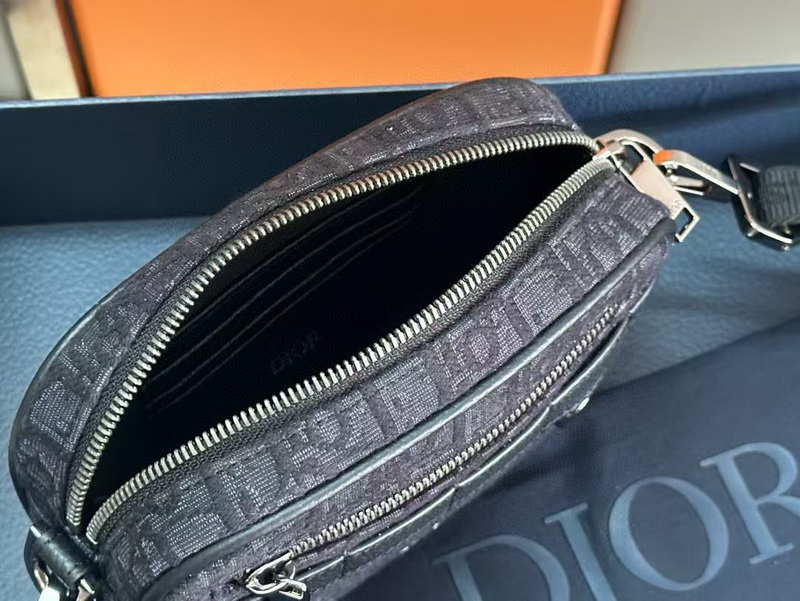 Dior Handbags AAAA(Men)-019