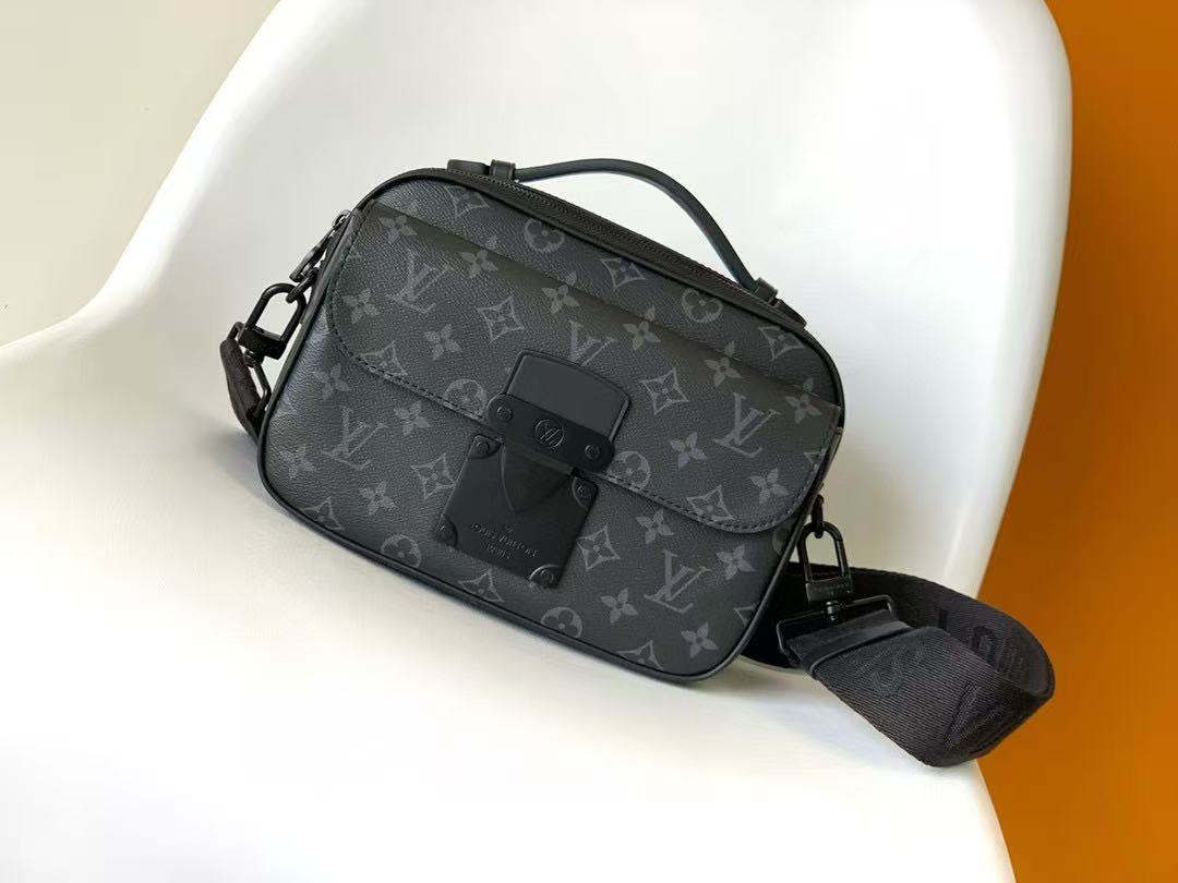 LV Handbags AAA(Men)-334