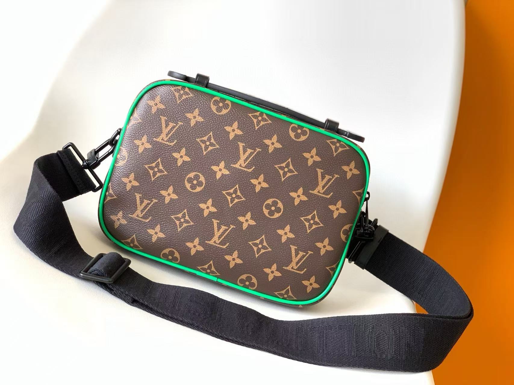 LV Handbags AAA(Men)-333