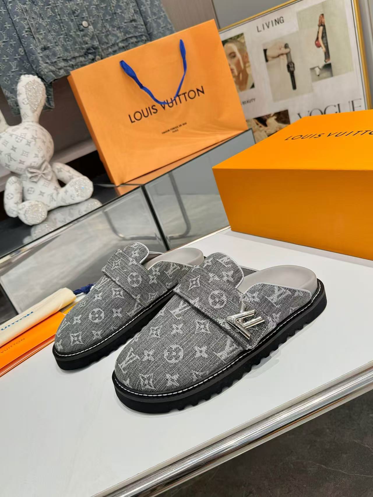 LV Slippers(AAA)-085