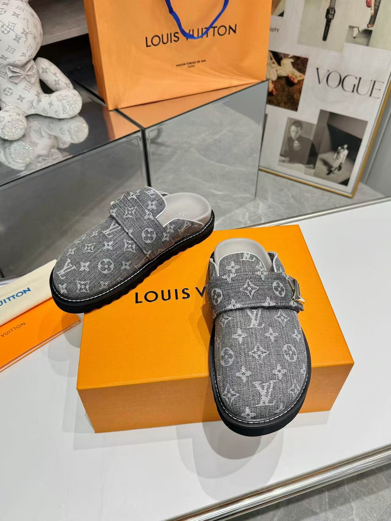 LV Slippers(AAA)-085