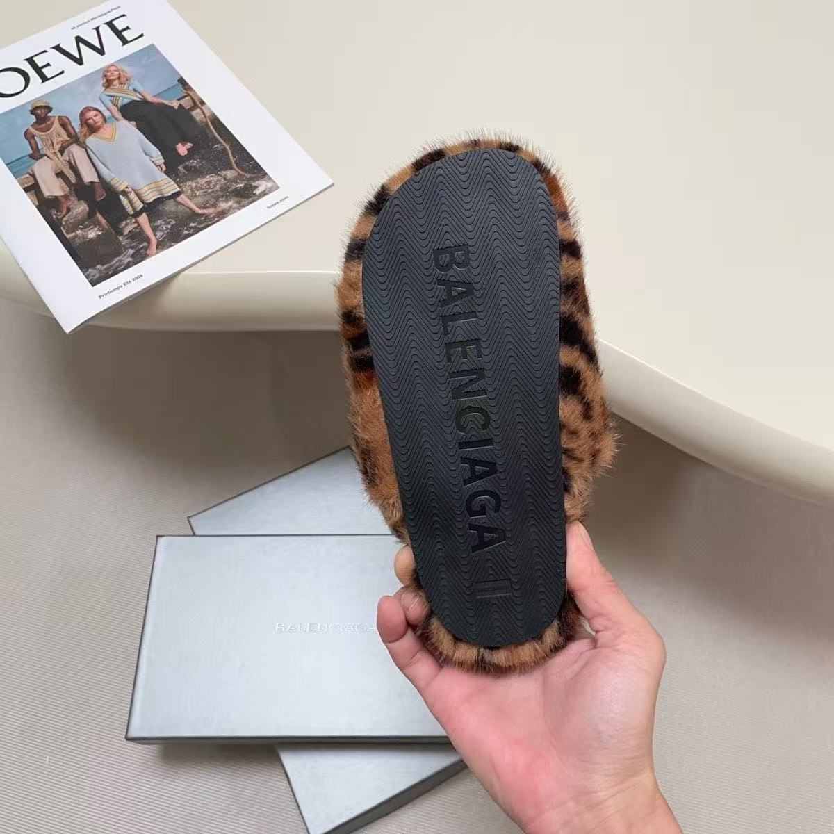 Balenciaga Slippers Women(AAA)-007