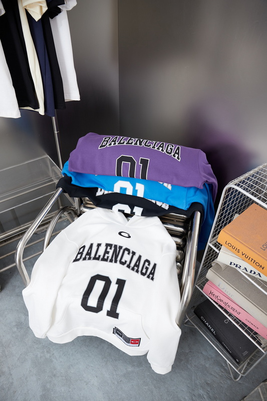Balenciaga Hoody-079