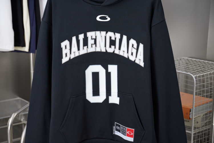 Balenciaga Hoody-081