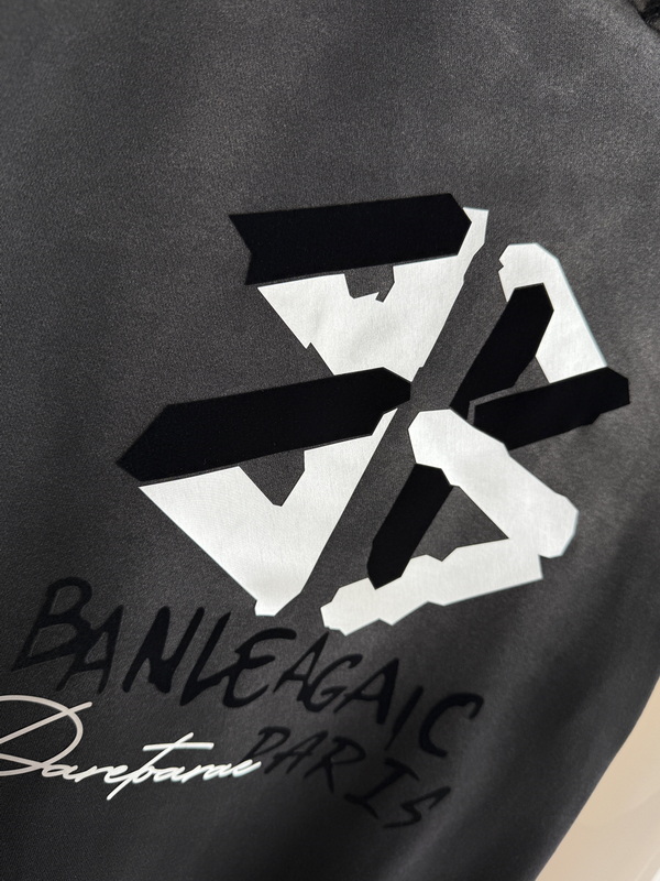 Balenciaga Hoody-129