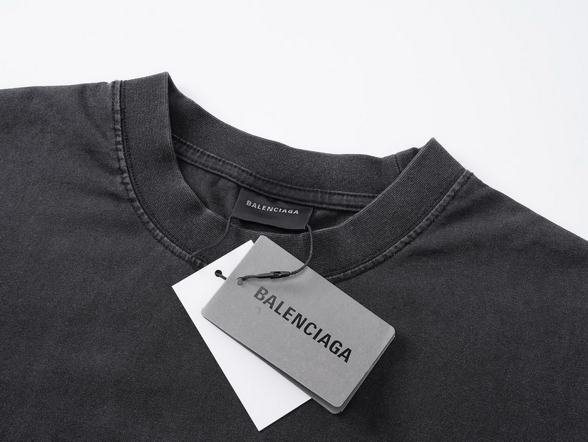 Balenciaga T-shirts(Women)-007
