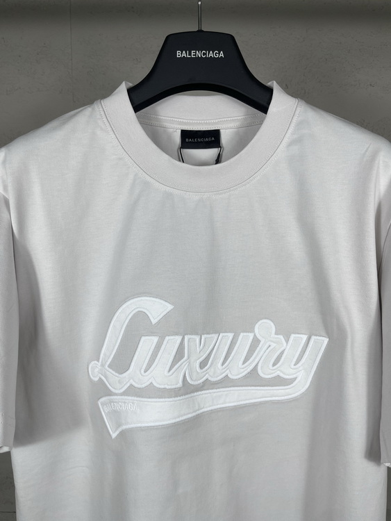Balenciaga T-shirts(Women)-010