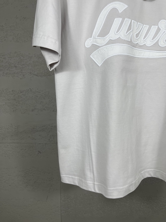 Balenciaga T-shirts(Women)-010