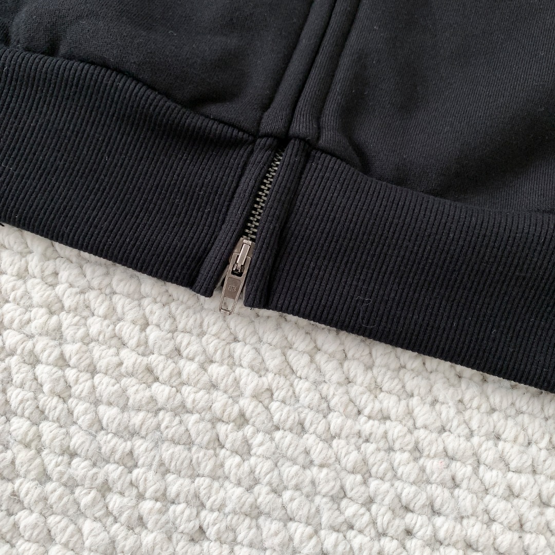 Balenciaga Hoody-207