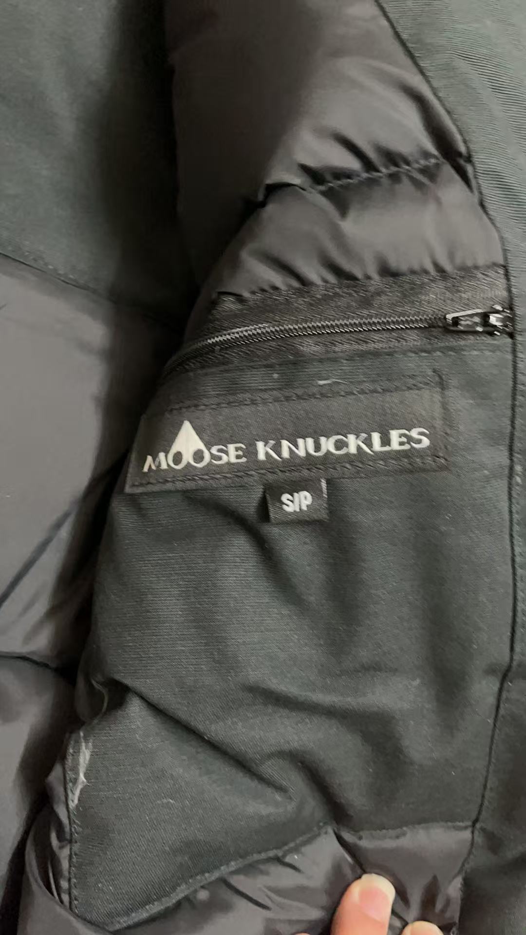 Moose Knuckles Coat-006