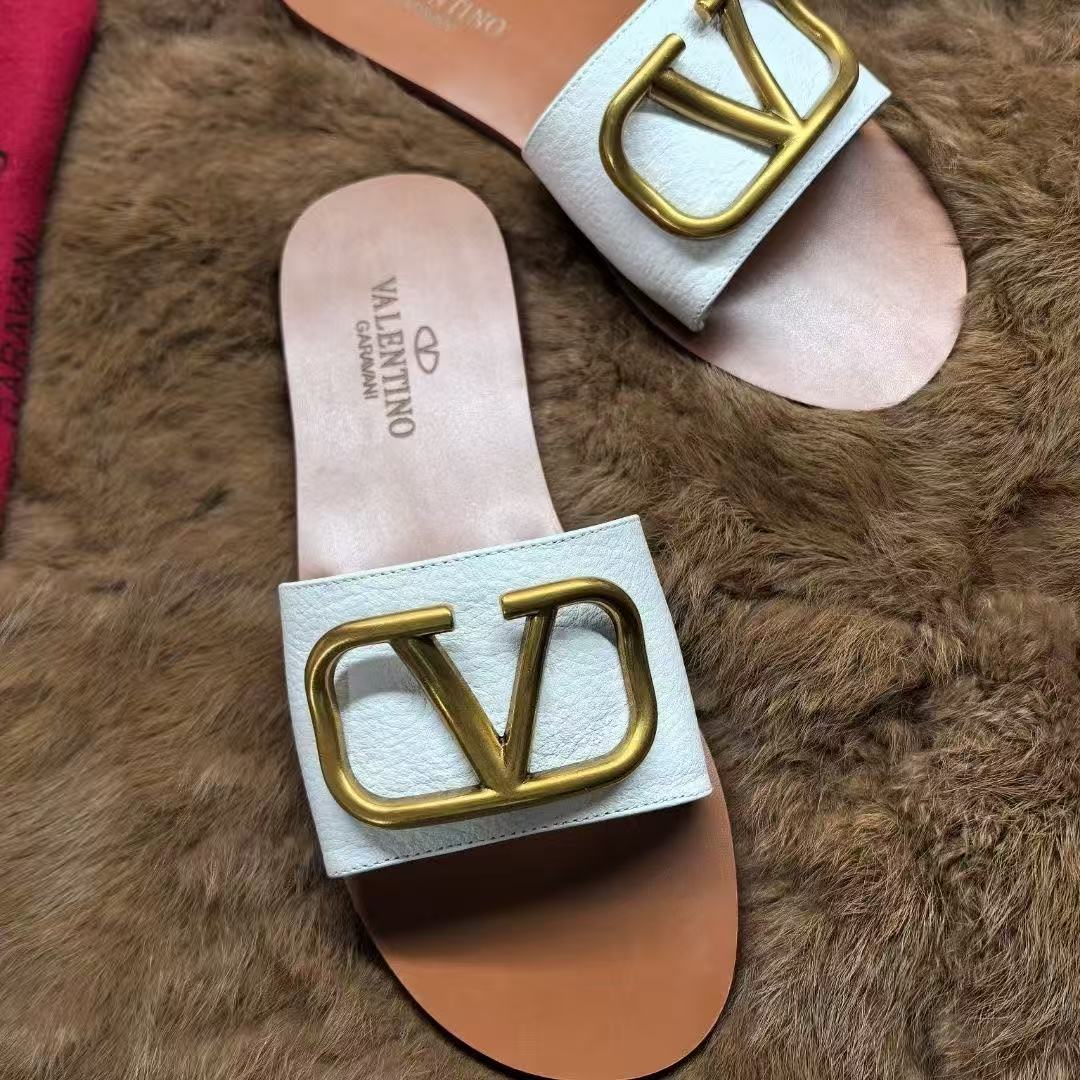 Valentino Slippers Women(AAA)-004